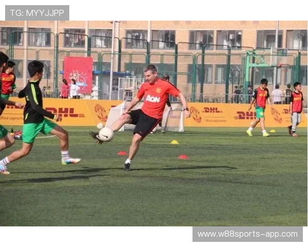 武汉足球明星中国行点燃热情助力青少年足球发展与交流