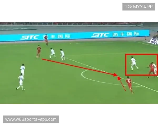 武汉足球队与成都足球队赛后复盘速度对比分析与战术探讨