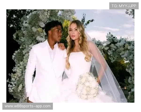 足球明星的模特妻子如何在聚光灯下平衡家庭与事业的挑战与机遇 足球明星的模特妻子如何在聚光灯下平衡家庭与事业的挑战与机遇